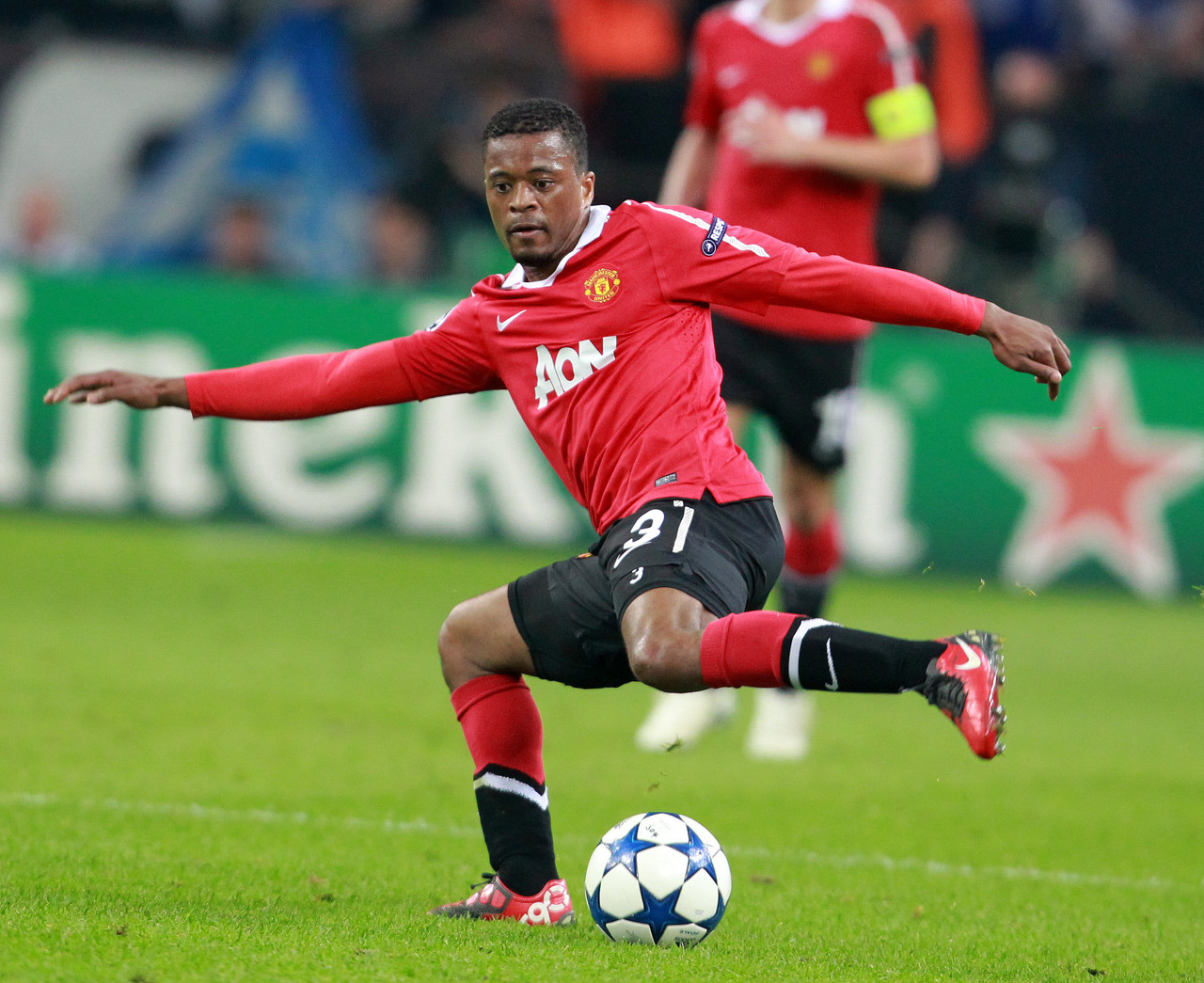 致后防线被 致后防线被