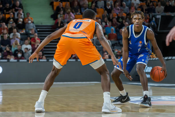 上保持着强 上保持着强